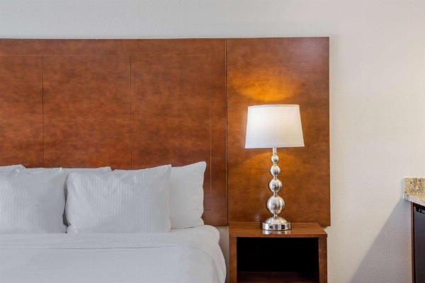 La Quinta Inn & Suites by Wyndham Hayward Oakland Airport image 20